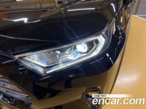 Toyota RAV4 2.5 4WD HYBRID 2021 года из Южной Кореи