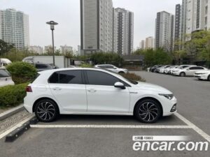 Volkswagen Golf 2.0 TDI Prestige 2022 года из Южной Кореи
