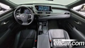 Lexus ES Luxury Plus 2020 года из Южной Кореи