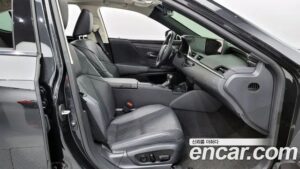 Lexus ES Luxury Plus 2020 года из Южной Кореи