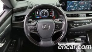 Lexus ES Luxury Plus 2020 года из Южной Кореи