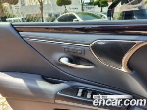 Lexus ES Executive 2021 года из Южной Кореи