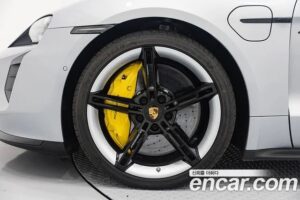 Porsche Taycan Turbo S 2021 года из Южной Кореи