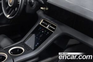 Porsche Taycan Turbo S 2021 года из Южной Кореи