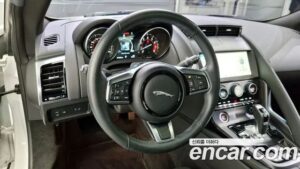 Jaguar F-TYPE P300 Coupe 2020 года из Южной Кореи