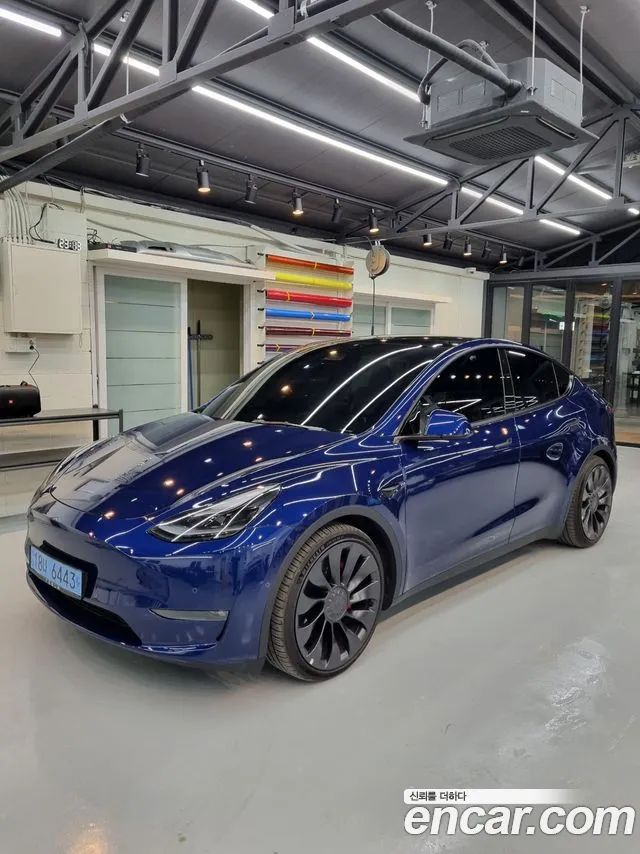 Tesla Model Y Performance 2022 года из Кореи