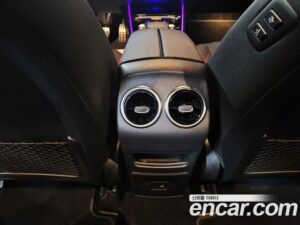 Mercedes-Benz GLB-Class GLB250 4MATIC 2022 года из Южной Кореи
