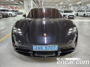 Porsche Taycan Turbo CROSS TURISMO 2022 года из Южной Кореи