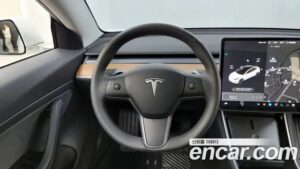 Tesla Model 3 Standard RANGE Plus 2020 года из Южной Кореи