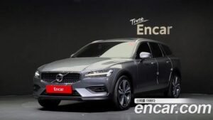 Volvo V60 T5 PRO AWD 2020 года из Южной Кореи
