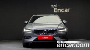 Volvo V60 T5 PRO AWD 2020 года из Южной Кореи