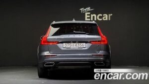 Volvo V60 T5 PRO AWD 2020 года из Южной Кореи