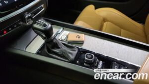 Volvo V60 T5 PRO AWD 2020 года из Южной Кореи