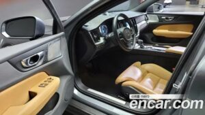 Volvo V60 T5 PRO AWD 2020 года из Южной Кореи