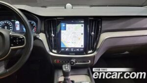 Volvo V60 T5 PRO AWD 2020 года из Южной Кореи