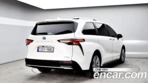 Toyota Sienna 2.5 HYBRID 2WD 2021 года из Южной Кореи