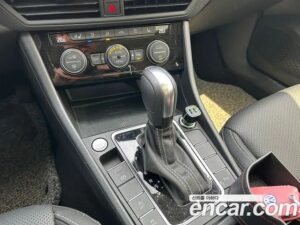 Volkswagen Jetta 1.4 TSI Prestige 2021 года из Южной Кореи