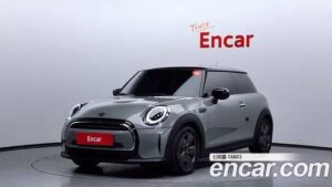 Mini Cooper CLASSIC 2023 года из Южной Кореи