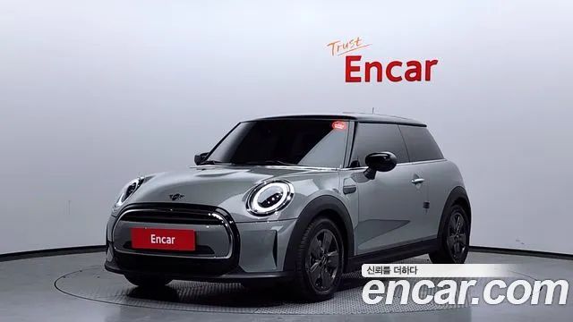 Mini Cooper CLASSIC 2023 года из Кореи