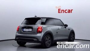 Mini Cooper CLASSIC 2023 года из Южной Кореи