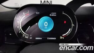 Mini Cooper CLASSIC 2023 года из Южной Кореи