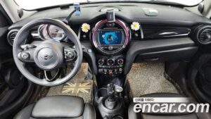 Mini Cooper 5Door ROSEWOOD Edition 2020 года из Южной Кореи