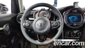 Mini Cooper 5Door ROSEWOOD Edition 2020 года из Южной Кореи