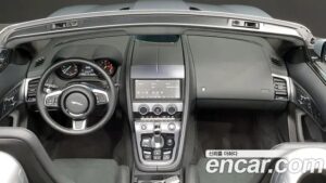 Jaguar F-TYPE P300 Cabriolet 2020 года из Южной Кореи