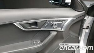 Jaguar F-TYPE P300 Cabriolet 2020 года из Южной Кореи