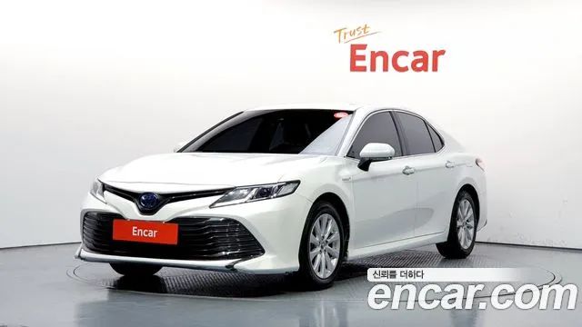 Toyota Camry 2.5 LE HYBRID 2019 года из Кореи