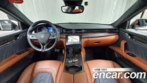 Maserati Quattroporte 3.0 V6 GranLusso 2021 года из Южной Кореи