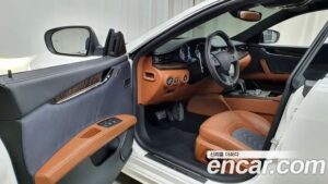 Maserati Quattroporte 3.0 V6 GranLusso 2021 года из Южной Кореи