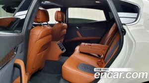 Maserati Quattroporte 3.0 V6 GranLusso 2021 года из Южной Кореи