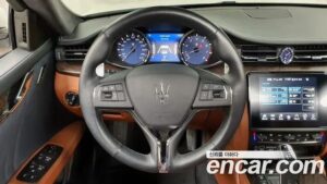 Maserati Quattroporte 3.0 V6 GranLusso 2021 года из Южной Кореи
