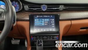 Maserati Quattroporte 3.0 V6 GranLusso 2021 года из Южной Кореи