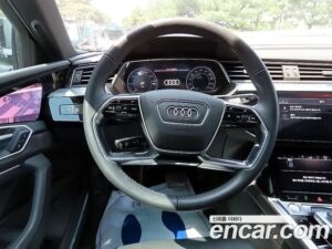 Audi e-tron 55 4WD 2020 года из Южной Кореи