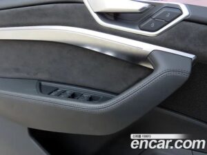 Audi e-tron 55 4WD 2020 года из Южной Кореи