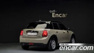 Mini Cooper 5Door DEFAULT 2020 года из Южной Кореи