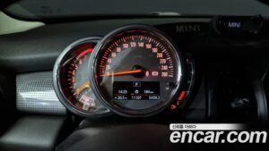 Mini Cooper 5Door DEFAULT 2020 года из Южной Кореи