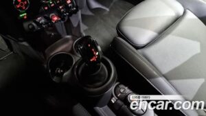 Mini Cooper 5Door DEFAULT 2020 года из Южной Кореи