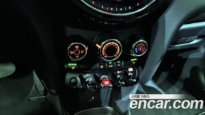 Mini Cooper 5Door DEFAULT 2020 года из Южной Кореи