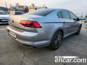 Volkswagen Passat 2.0 TDI Prestige 2022 года из Южной Кореи
