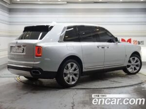 Rolls-Royce Cullinan 6.7 V12 2020 года из Южной Кореи