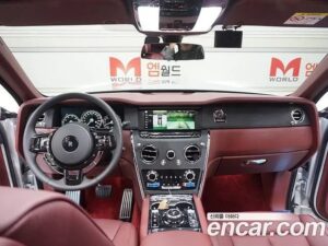 Rolls-Royce Cullinan 6.7 V12 2020 года из Южной Кореи