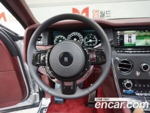 Rolls-Royce Cullinan 6.7 V12 2020 года из Южной Кореи