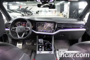 Volkswagen Touareg 3.0 TDI R-Line 2021 года из Южной Кореи