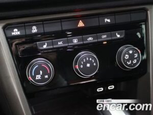 Volkswagen T-Roc 2.0 TDI Style 2021 года из Южной Кореи