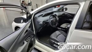 Toyota Prius 1.8 AWD 2020 года из Южной Кореи