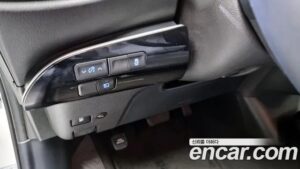 Toyota Prius 1.8 AWD 2020 года из Южной Кореи