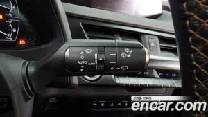 Lexus UX 2.0 2WD 2021 года из Южной Кореи